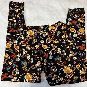 LILDY WinWin Women's Pull On Super Soft Leggings Black Paisley Floral Size L/XXL